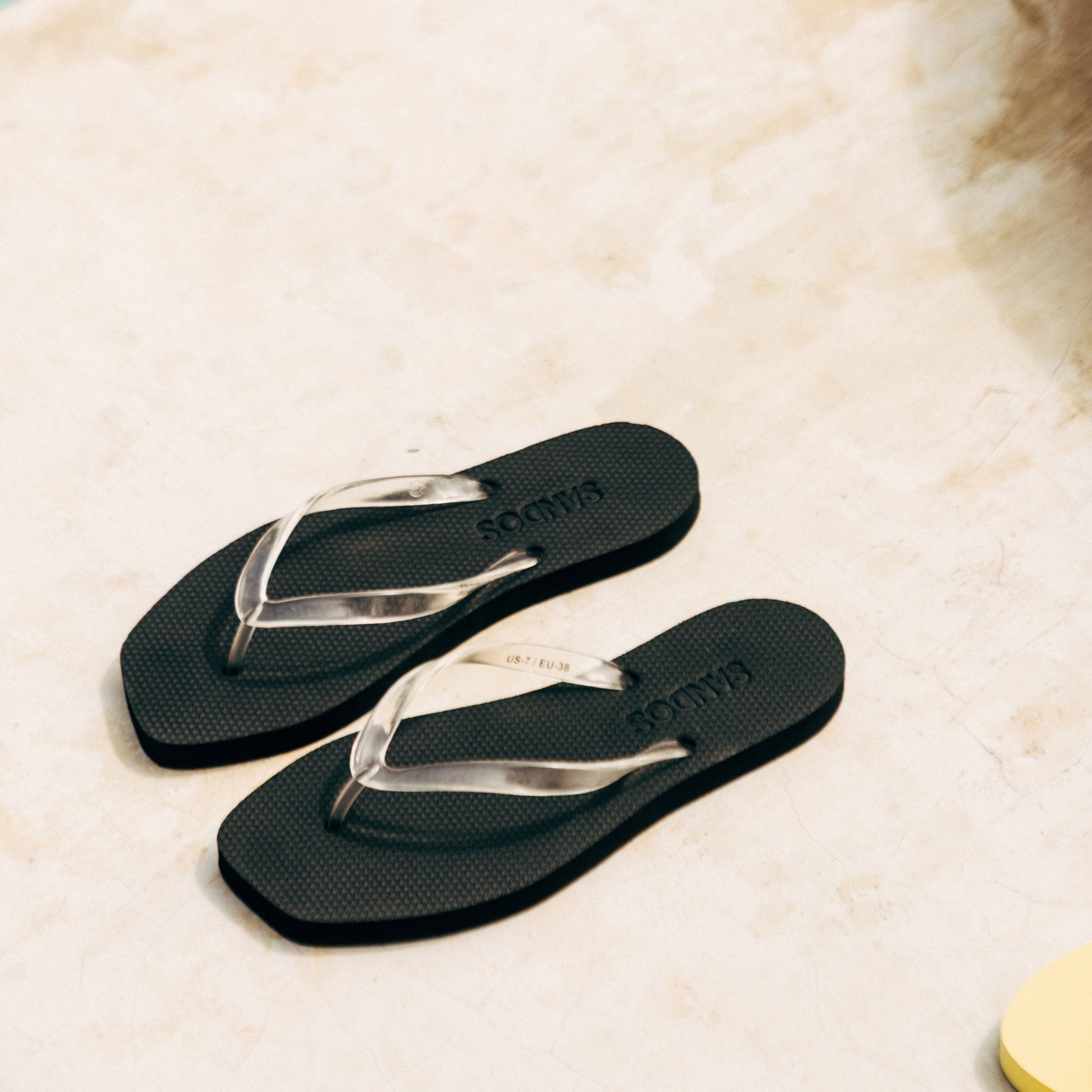 Clear/Black